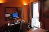 Florencie: dvoulůžkový pokoj v Grand hotelu Adriatico	. 6.3.2012	 © Lukáš Uhlíř