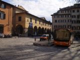 Florencie: symbióza historických budov a autobusové konečné na náměstí Piazza di San Marco	. 6.3.2012	 © Jan Přikryl