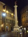 Florencie: večerní pohled na náměstí Piazza di Santa Trinitá v centru města	. 6.3.2012	 © Jan Přikryl