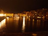 Florencie: večerní pohled na most Ponte Vecchio ze sousedního mostu Ponte Santa Trinitá	. 6.3.2012	 © Jan Přikryl