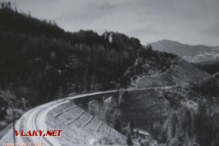 Viadukt po dokončení - pohľad smerom na Handlovú	1931	© archiv