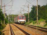 August 2011 - Motorový osobný vlak....pardon, motorový vozeň na závese elektrického osobného vlaku © Marián Jaseňák