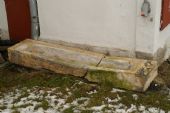 17.2.2013 - Rosice nad Labem: močící žlab z právě restaurovaných dřevěných záchodků © Mixmouses