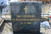 23.03.2013 - Stéblová: detail pomníku obětem železniční tragédie v r. 1960 © PhDr. Zbyněk Zlinský