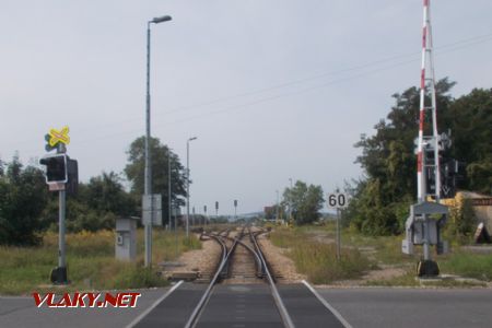 Nučice, Začiatok koľajiska stanice zo smeru Rudná u Prahy; 28.08.2018 © Michal Čellár