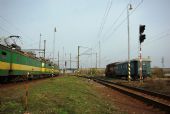 25.10.2013 - Haniska ŠRT: Pohľad ku St. 1, vpravo je zamestnanecký vlak © Ondrej Krajňák