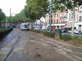 Lille: tramvaj Ansaldo-Breda opouští konečnou stanici Roubaix Eurotéléport a míří do centra města	9.10.2013	. © 	Jan Přikryl