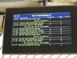 Brusel: odjezdová tabule na zastávce Bockstael ukazuje jen lokální vlaky, zato dvojjazyčně	10.10.2013	. © 	Jan Přikryl