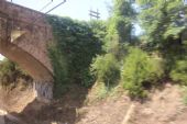17.06.2014 - úsek Maçanet-Massanes - Tordera: historický nadjezd (foto z vlaku) © PhDr. Zbyněk Zlinský