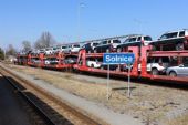 17.03.2015 - žst. Solnice: ložená souprava na vlečce č. 4253 Škoda auto Solnice (foto z vlaku) © PhDr. Zbyněk Zlinský