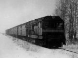 Zmiešaný vlak s T 435.0074 sa blíži k Čelákoviciam. Rok 1983 © Vladimír Doksanský, zbierka Luboš Kraus