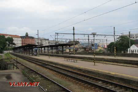27.06.2009 - Brno hl.n.: 5. a 6. nástupiště pro vlaky směr Jihlava a Hrušovany nad Jevišovkou © PhDr. Zbyněk Zlinský