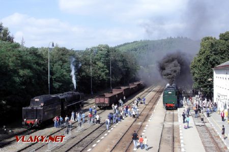 17.09.2006 - Zastávka u Brna: oslava Dne železnice kouřem připomíná mé mládí © PhDr. Zbyněk Zlinský