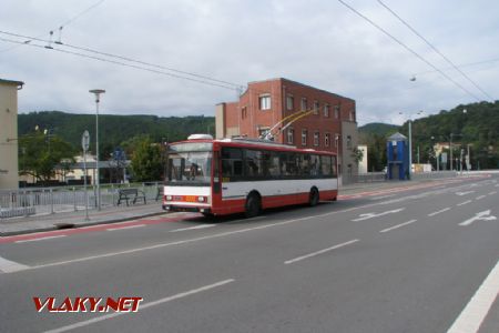 22.09.2008 - Brno: trolejbus 3272 (14TrR) opouští zastávku Pisárky © PhDr. Zbyněk Zlinský