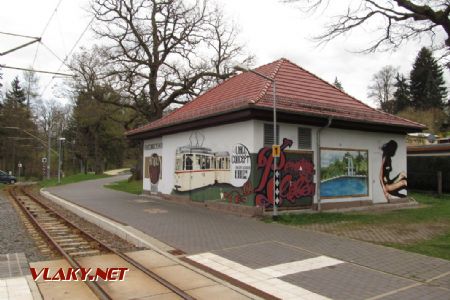 13.4.2017 - zastávka Friedrichroda: Thüringerwaldbahn je zde součást kultury © Dominik Havel