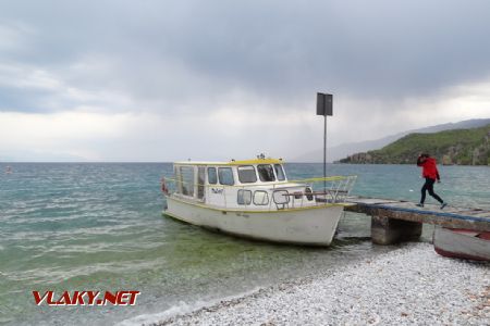 Vesnice Trpejca, loď do Ohridu, 12.4.2017 © Jiří Mazal