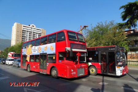 Skopje, patrový autobus MHD čínské výroby u železničního nádraží, 13.4.2017 © Jiří Mazal