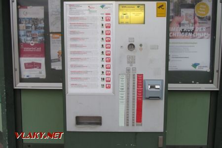 14.4.2017 - Dessau: jízdenkový automat s předimenzovanou klávesnicí © Dominik Havel