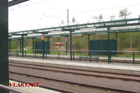 15.4.2017 - Halle: Kröllwitz, tramvaj projíždí smyčkou © Dominik Havel
