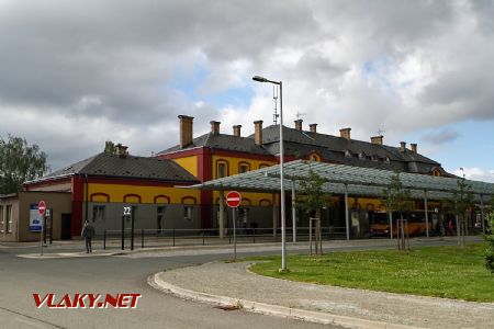 21.8.2017 - Náchod: výpravní budova a autobusový terminál © Jiří Řechka