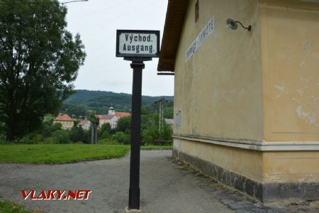 6.8.2017 - Zubrnice-Týniště: Pohľad do dediny zo stanice © Ondrej Krajňák