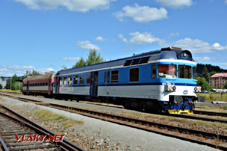 7.8.2017 - Hostinné: 854 205-2 na vlaku Sp 1806 z Trutnova do Kolína © Ondrej Krajňák