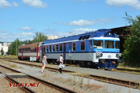 7.8.2017 - Hostinné: 854 210-2 na čele vlaku Sp 1805 do Trutnova © Ondrej Krajňák