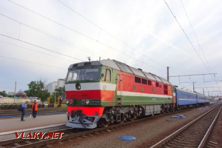 Orša, lokomotiva ř. TEP70 s vlakem do Vicebska, srpen 2017 © Jiří Mazal
