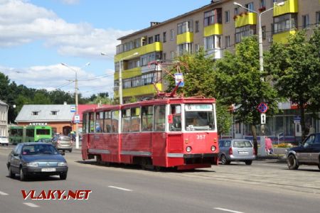 Vicebsk, tramvaj typu KTM-5 u autobusového nádraží, srpen 2017 © Jiří Mazal