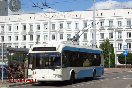 Vicebsk, trolejbus před vlakovým nádražím, srpen 2017 © Jiří Mazal