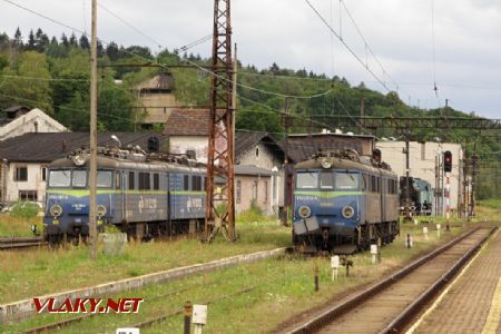 12.8.2017 - Wałbrzych: dvojdílné lokomotivy ET41-157 a ET41-016 © Dominik Havel