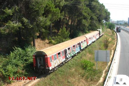Vlak do Elbasanu medzi stanicami Golem a Kavajë, 7.8.2017 © Marek L.Guspan 