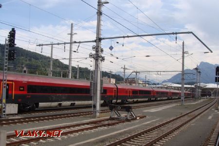 21.07.2017 – Salzburg Hbf: Railjet smer Wien Hbf opúšťa stanicu Salzburg Hbf © Martin Kóňa