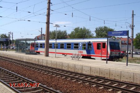 02.08.2017 – Železničná stanica Gänserndorf: Pristavená regionálna jednotka © Martin Kóňa
