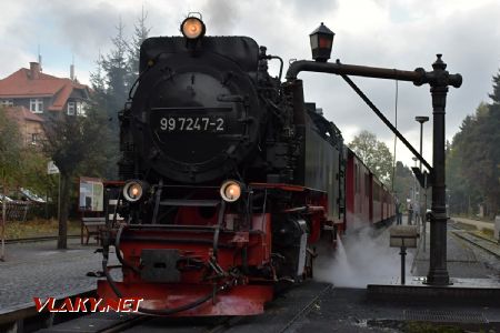 Drei Annen Hohne, lokomotiva HSB 99.7247 bere vodu; 3.10.2017 © Pavel Stejskal