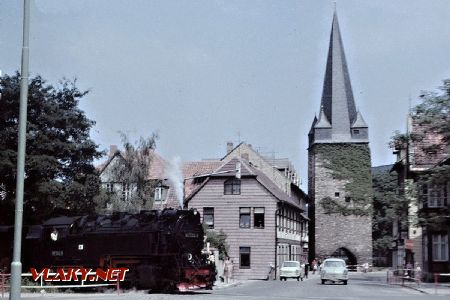 Wernigerode Westerntor, lokomotiva 99.7244 na křižovatce. 29.6.1987 © Pavel Stejskal