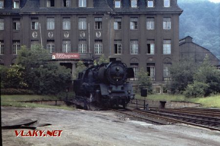 Thale, parní lokomotiva DR 50.3553 opouští točnu; 3.7.1987 © Pavel Stejskal