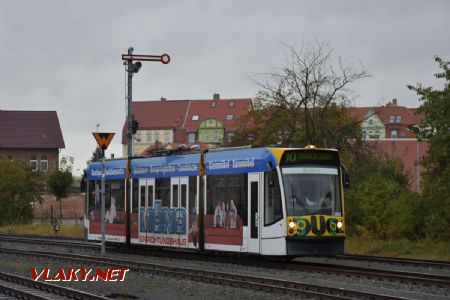 Nordhausen, tramvaj Combino Duo 203 opouští koleje HSB; 5.10.2017 © Pavel Stejskal