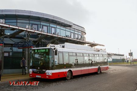 5.11.2017 - Praha-Letňany: parciální trolejbus na obratišti © Jiří Řechka
