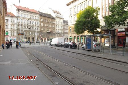 Budapešť: kuse zakončená kolej na konečné linky 51 Mester utca / Ferenc körút, průběžná kolej slouží pro zatahování linek 4 a 6, 30.09.2017 © Dominik Havel