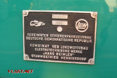 Budapešť: výrobní štítek soupravy HÉVu řady MX ev.č. 879/640/880 z roku 1971, 30.09.2017 © Dominik Havel