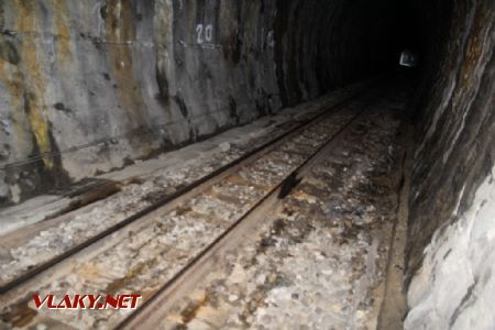 10.2014 - Avramovo: tunel č.32 - najdlhší na trati © Martin Hajtmanský