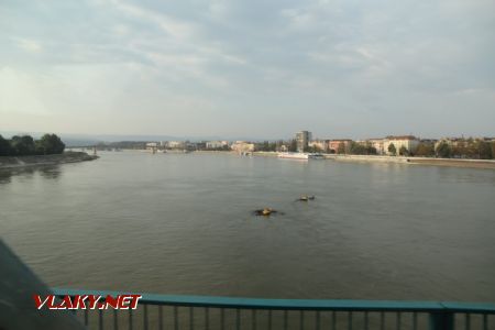 10.2014 - Novi Sad: rieka Dunaj z Avaly (z „obojživelného“ mosta Boška Peroševića) © Martin Hajtmanský