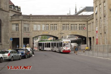 16.07.2017 – St. Gallen: S21 zajíždí do podjezdu u nádraží © Dominik Havel