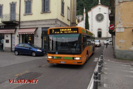 17.07.2017 – Como: postarší Irisbus na MHD Como (oranžový nátěr) © Dominik Havel