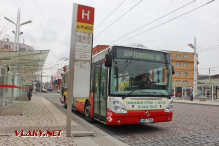 24.03.2018 - Hradec Králové: Irisbus Citelis 12M č. 166 na lince 24 nás dovezl k hlavnímu nádraží © PhDr. Zbyněk Zlinský