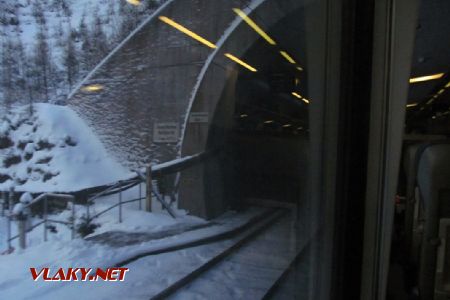 29.12.2017 – Tauernbahn: portál Tauerntunnelu © Dominik Havel