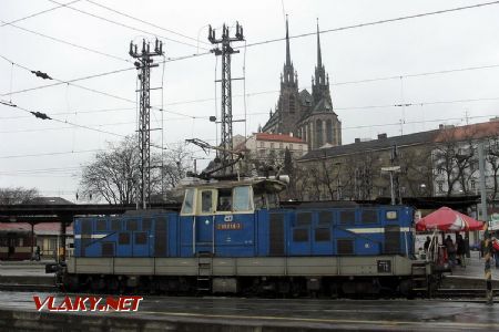 09.04.2005 - Brno hl.n.: lokomotiva 210.014-7 mezi výkony © PhDr. Zbyněk Zlinský