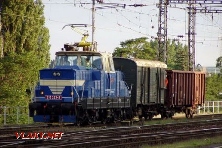 07.07.2005 - Brno hl.n.: 210.023-8 s nákladním vlakem (Mn 82220) © Jaroslav Hort