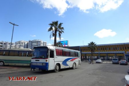 Durrës, autobusové nádraží před vlakovým, 2.4.2018 © Jiří Mazal